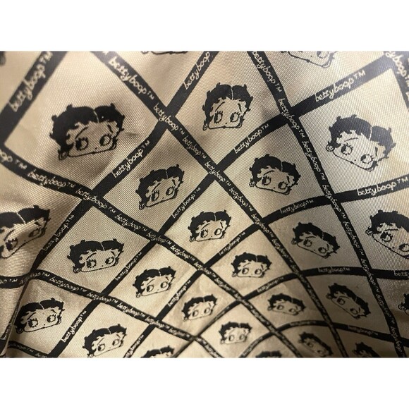 Betty Boop Hearts Kisses Novelty XL Black Red Waterproof Travel Weekend Zip Bag - Picture 15 of 16